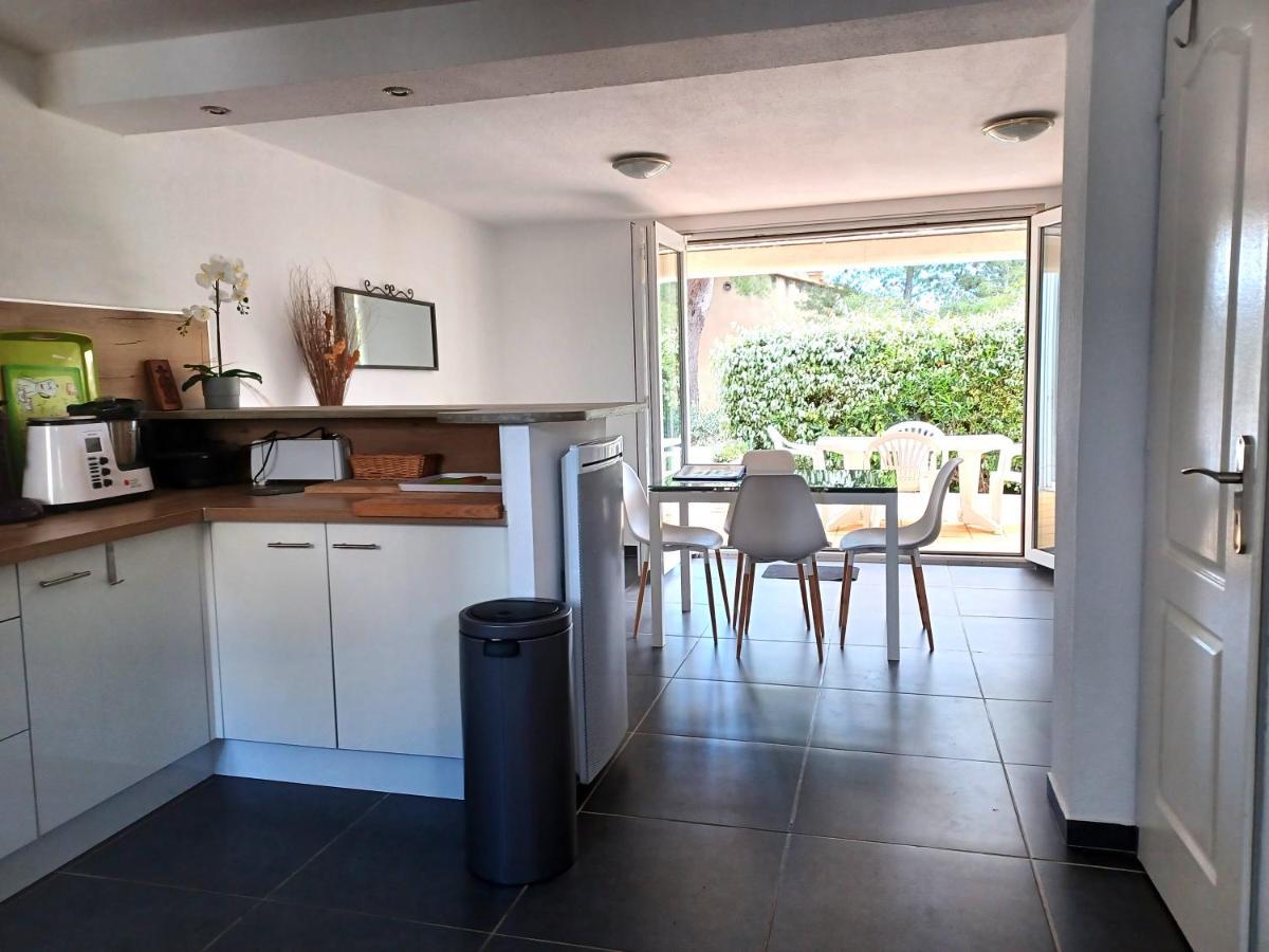 Saint-Pierre-la-Mer  Cote Indigo - Villa 7 Personnes, 3 Chambres, 3 Terrasses - A 150 De La Mer מראה חיצוני תמונה