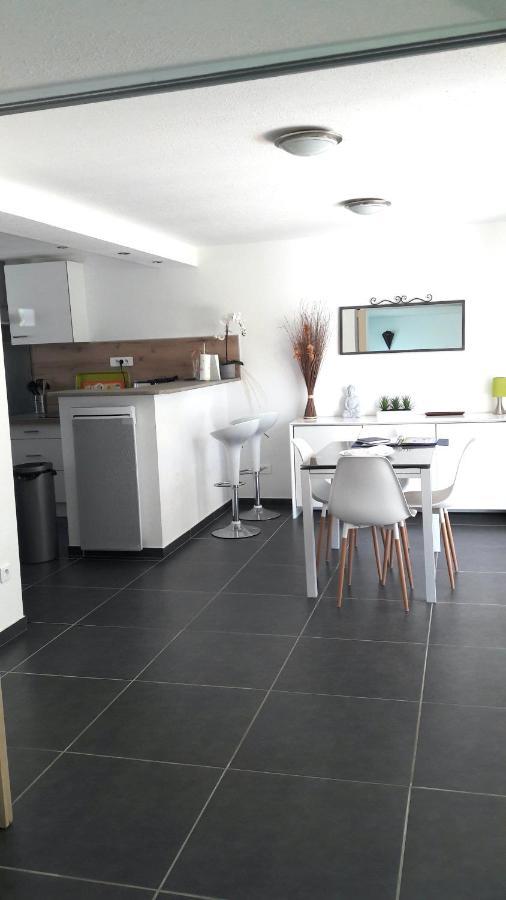 Saint-Pierre-la-Mer  Cote Indigo - Villa 7 Personnes, 3 Chambres, 3 Terrasses - A 150 De La Mer מראה חיצוני תמונה